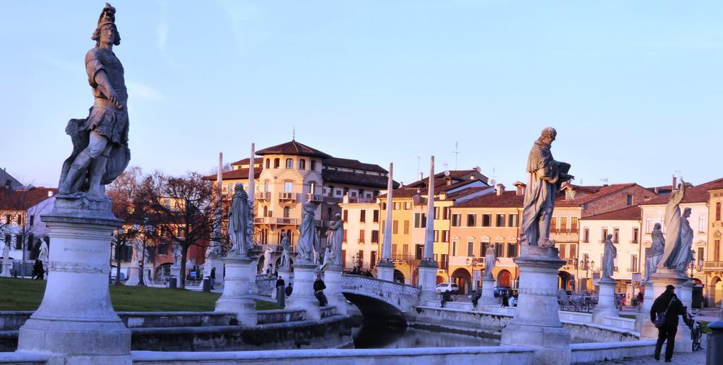 Residenza Carducci Padova Bed & Breakfast Bagian luar foto