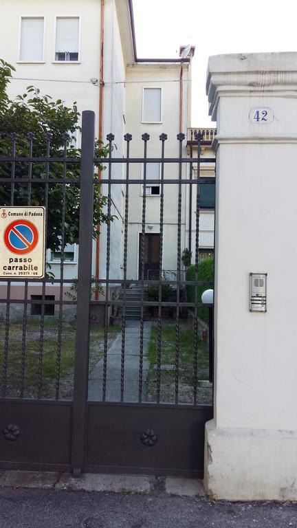 Residenza Carducci Padova Bed & Breakfast Bagian luar foto