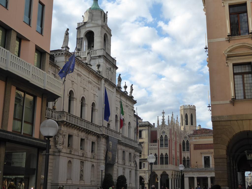 Residenza Carducci Padova Bed & Breakfast Bagian luar foto