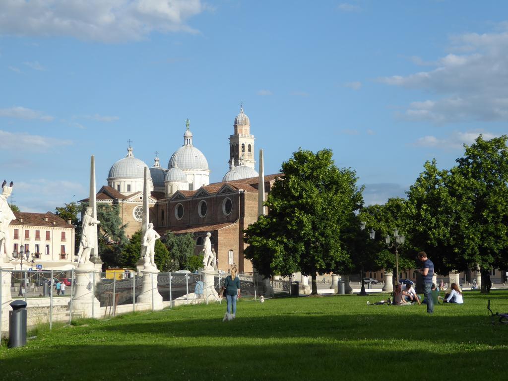 Residenza Carducci Padova Bed & Breakfast Bagian luar foto